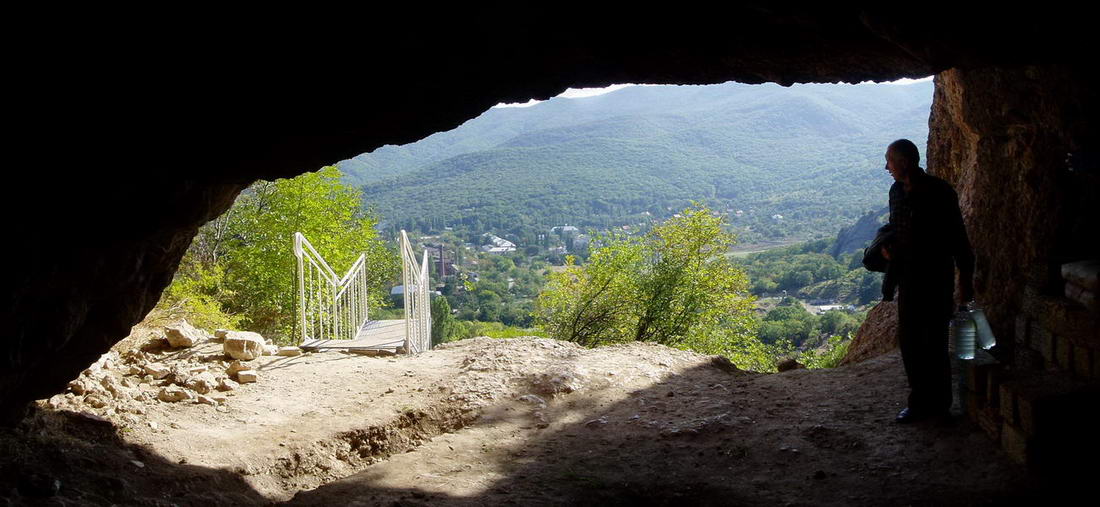 пещера с источником - Кизилташ